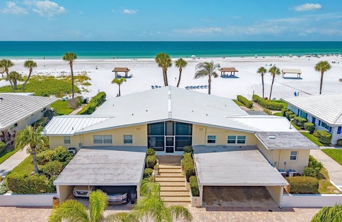 Aloha Kai House | Beachfront - Family-Friendly Beach Escape with Pool, Porch & Sun-Filled Fun – Aloha Kai #24