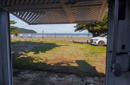 Centro House | Beachfront/foot-in-the-sand house on Indaiá beach for up to 18 people