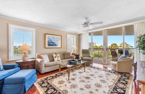 Litchfield by the Sea House | Beachfront Getaway Luxurious 3BR with Ocean Views