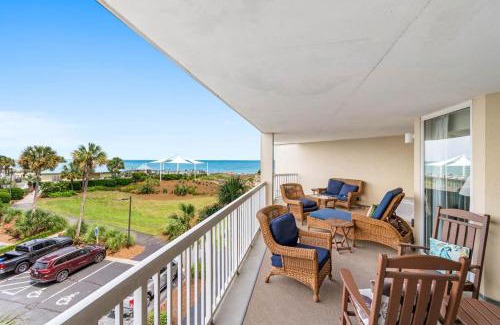 Litchfield by the Sea House | Beachfront Getaway Luxurious 3BR with Ocean Views