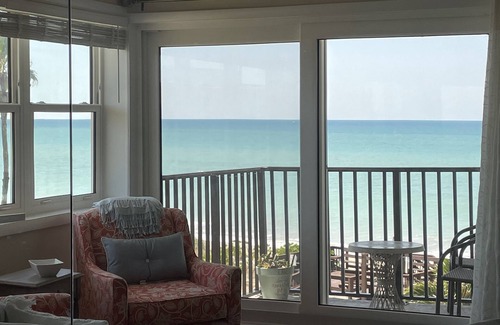 Central Beach Condo | Beachfront Getaway