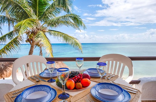 Akumal Condo | Beachfront, great views, WiFi, AC, perfect for families and friends!