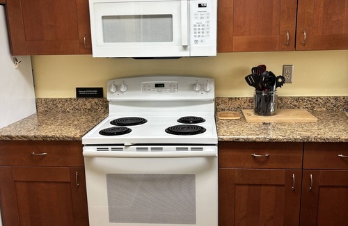 Holmes Beach Condo | Beachfront Gulf Views 2BR 2BA with pool and elevator -just steps to the beach