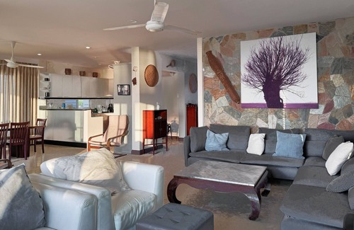 Huai Yang Villa | Beachfront house with a real beach location. Private jaquzzi,