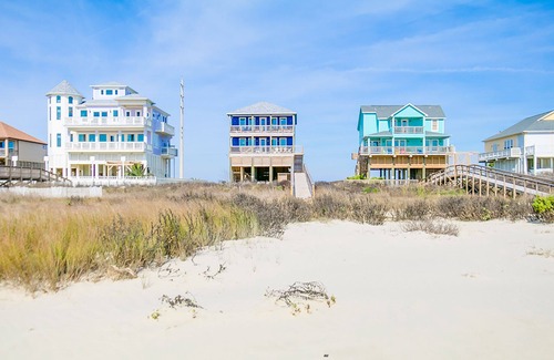 Stavanger Beach House | Beachfront Home: 5 Bedrooms - 2 Master Suites - 3 King Beds - Stavanger Beach