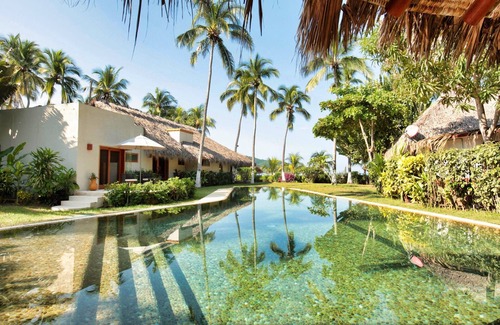 Ixtapa - Zihuatanejo House | Beachfront Home in La Ropa with Pickleball Court!