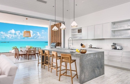 Juba Sound Villa | Beachfront home where you can enjoy the bliss of luxury and elegance
