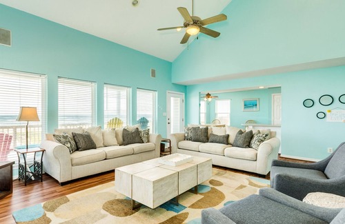 Miramar House | Beachfront Home w Great Views & Private Walkover - Dog Friendly