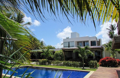 Porto de Pedras House | Beachfront house on the Route of Miracles