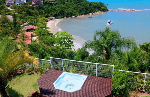 Governador Celso Ramos House | Beachfront house in a Maritime Condominium on the Costa Esmeralda. Spectacular view!