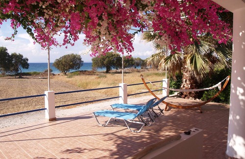 Kalavarda House | BEACHFRONT HOUSE WITH MAGICAL SUNSETS