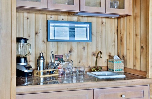 Langley House | Beachfront I WhaleWatching I King Bed I Kayak I Paddle board