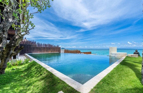 Candi Dasa Apartment | Beachfront Group Property – 9 Separate Rooms, 3 Levels | The Village of Angels