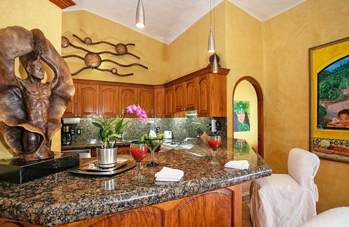 Downtown Puerto Vallarta Condo | !BEACHFRONT IN THE CITY CENTER! SUMMERTIME SPECIAL, ONLY 225/NT!