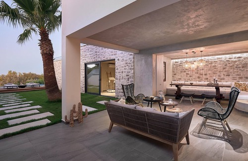 Almyros Villa | Beachfront, Includes Breakfast & Hotel Services
