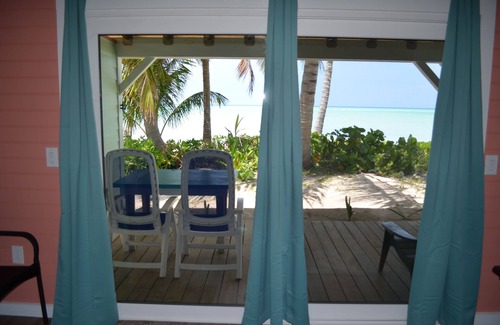 Spanish Wells Apartment | Beachfront large one bedroom studio, adjoining studio can be added to make 2/2.