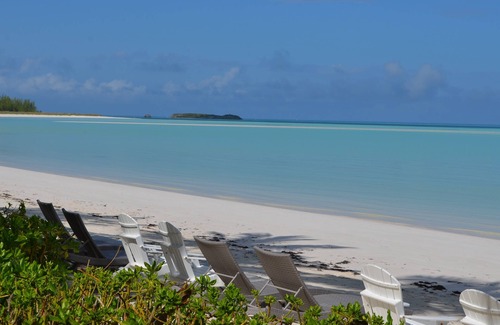 Spanish Wells Apartment | Beachfront large one bedroom studio, adjoining studio can be added to make 2/2.