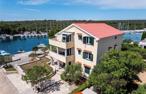 Simuni Apartment | Beachfront Lovro 5 apartment