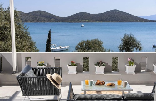 Mavrikiano Apartment | Beachfront luxury apartment with stunning views