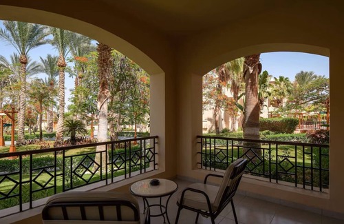 Sharm El Sheikh Resort | Beachfront Luxury & Garden Views – Family-Friendly Fun Awaits