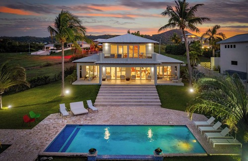 Florida Villa | Beachfront Luxury Villa: 3BR, 3.5BA,Gazebo,Pool, Secluded Beach, Gated Community
