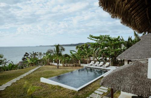 Nosy Be Villa | Beachfront Luxury Villa with Infinity Pool