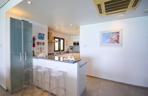 Saint Lawrence Apartment | Beachfront Luxury with Incredible Ocean Views