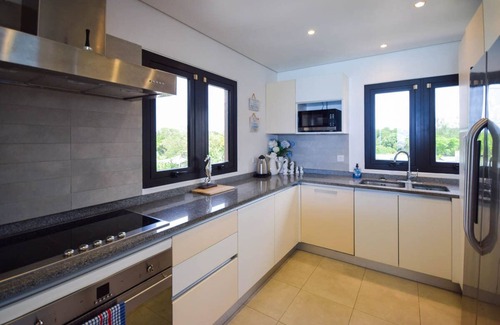 Saint Lawrence Apartment | Beachfront Luxury with Incredible Ocean Views
