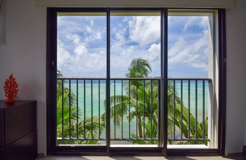 Saint Lawrence Apartment | Beachfront Luxury with Incredible Ocean Views