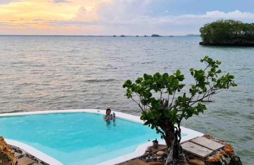 Buenavista Villa | Beachfront Mediterranean Villa with Pool