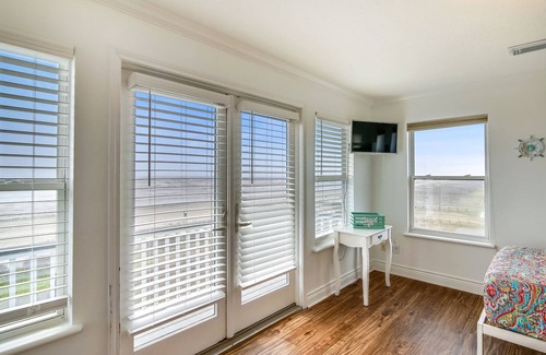 Miramar House | Beachfront Melody | Beachfront, Expansive Balcony!