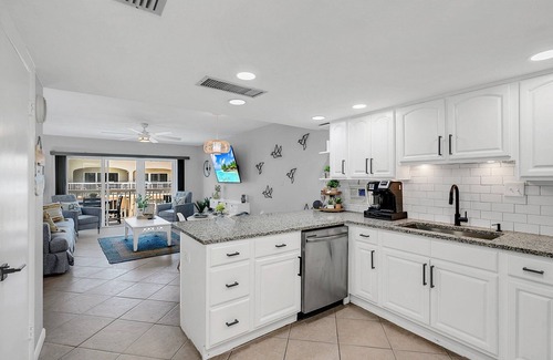 Boardwalk Condo | Beachfront Oceanview condo 2/2 with Pool Win-San - Steps to Flagler