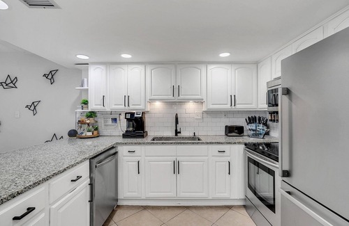 Boardwalk Condo | Beachfront Oceanview condo 2/2 with Pool Win-San - Steps to Flagler