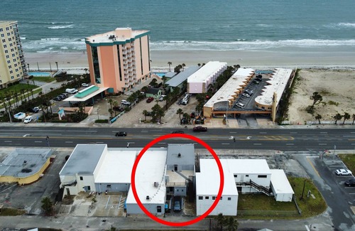 Daytona Beach Apartment | Beachfront Ocean View Suite - Steps From The Beach - Daytona Beach Shores, FL