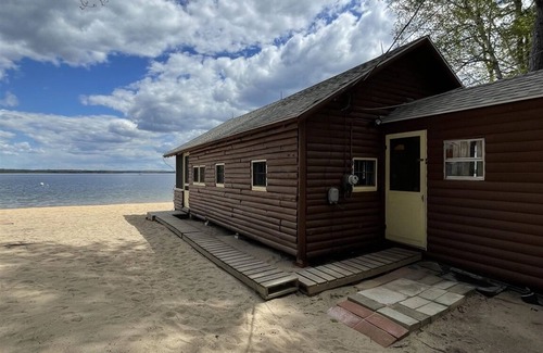 Standish Villa | BEACHFRONT ON SEBAGO LAKE