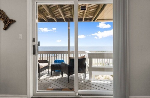 Salisbury Beach Condo | Beachfront | Panoramic Views | "Oceanfront Oasis"