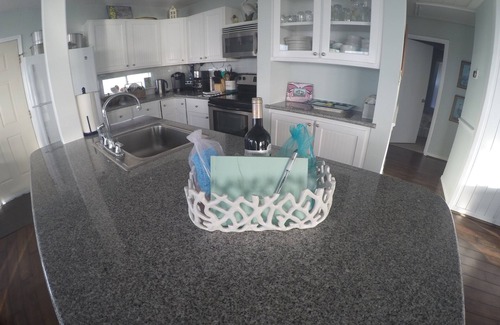 Spanish Grant House | Beachfront Panoramic Views, Covered Patio, Clean, 6 Miles from Town