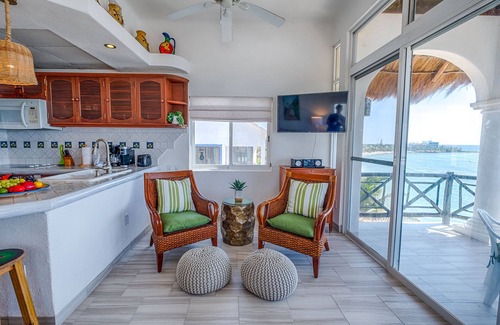 Akumal Condo | Beachfront Penthouse Condo with Two Oceanview King Suites