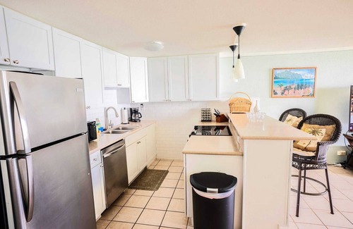 Punaluu Condo | Beachfront PENTHOUSE w/Views & A/C!