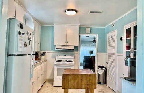 Pass-a-Grille House | Beachfront-Quaint Beachfront House- Pass a Grille