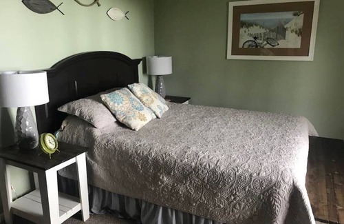 St Ignace House | Beachfront Relaxation/Winter Get-away