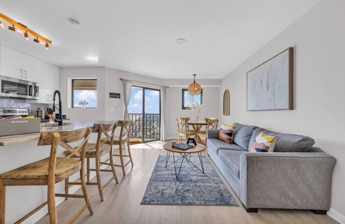 Myrtle Beach Apartment | Beachfront Resort Oasis - Coastal Elegance Condo!