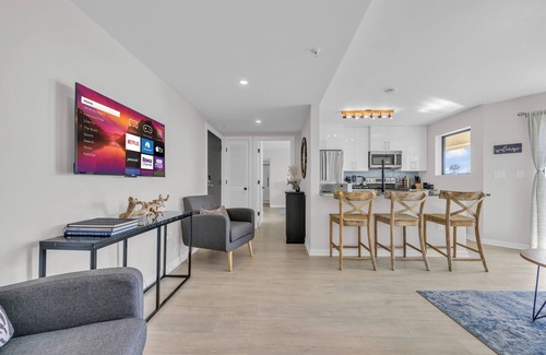 Myrtle Beach Apartment | Beachfront Resort Oasis - Coastal Elegance Condo!