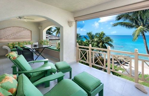Reeds Bay Apartment | Beachfront Rooftop Penthouse with Plunge Pool - Reeds House 1