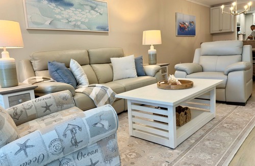 Sanibel Condo | Beachfront Sanibel Escape – Steps to Sand & Sunset Views