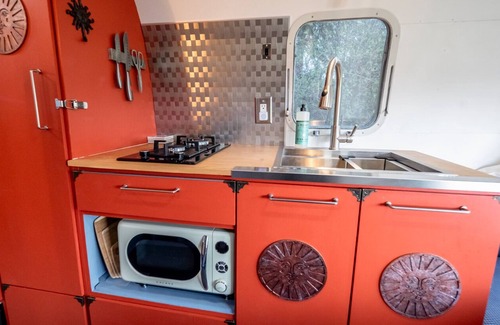 Erlands Point-Kitsap Lake House | Beachfront Steampunk Airstream, Cosy Year-Round Glamping on the Kitsap Peninsula