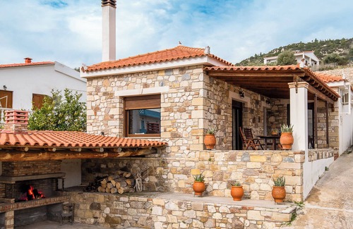 Ormos Koumeikon House | Beachfront Stone House - Samos Seaview Retreat