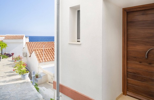 Kokkari Apartment | Beachfront Studio in Kokkari Samos