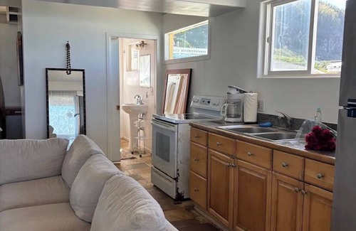 Haleiwa Apartment | Beachfront Studio in North Shore - Upper Unit