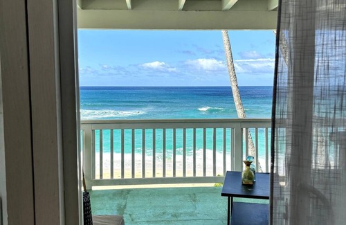 Haleiwa Apartment | Beachfront Studio in North Shore - Upper Unit